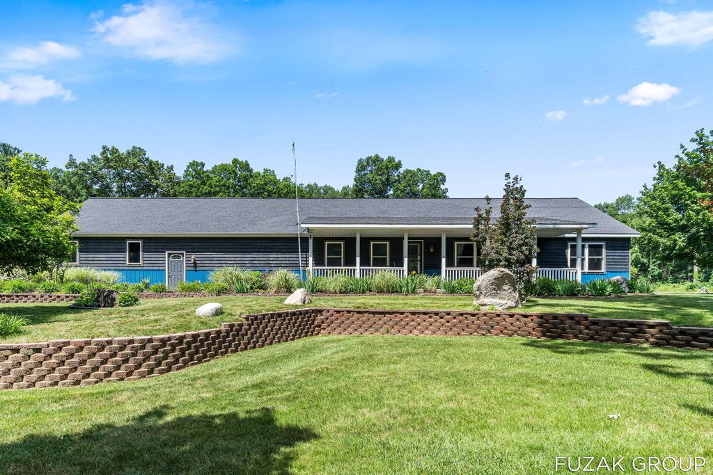 1780 Shady Lane, Valley township