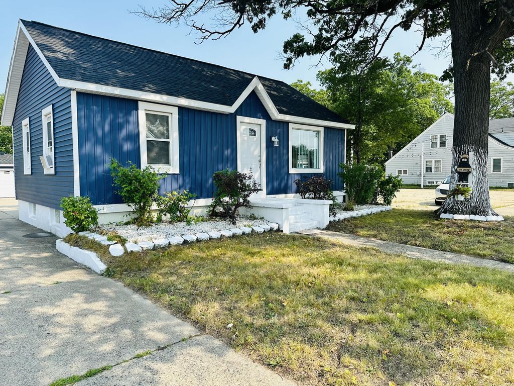 2174 S Getty Street, Muskegon city