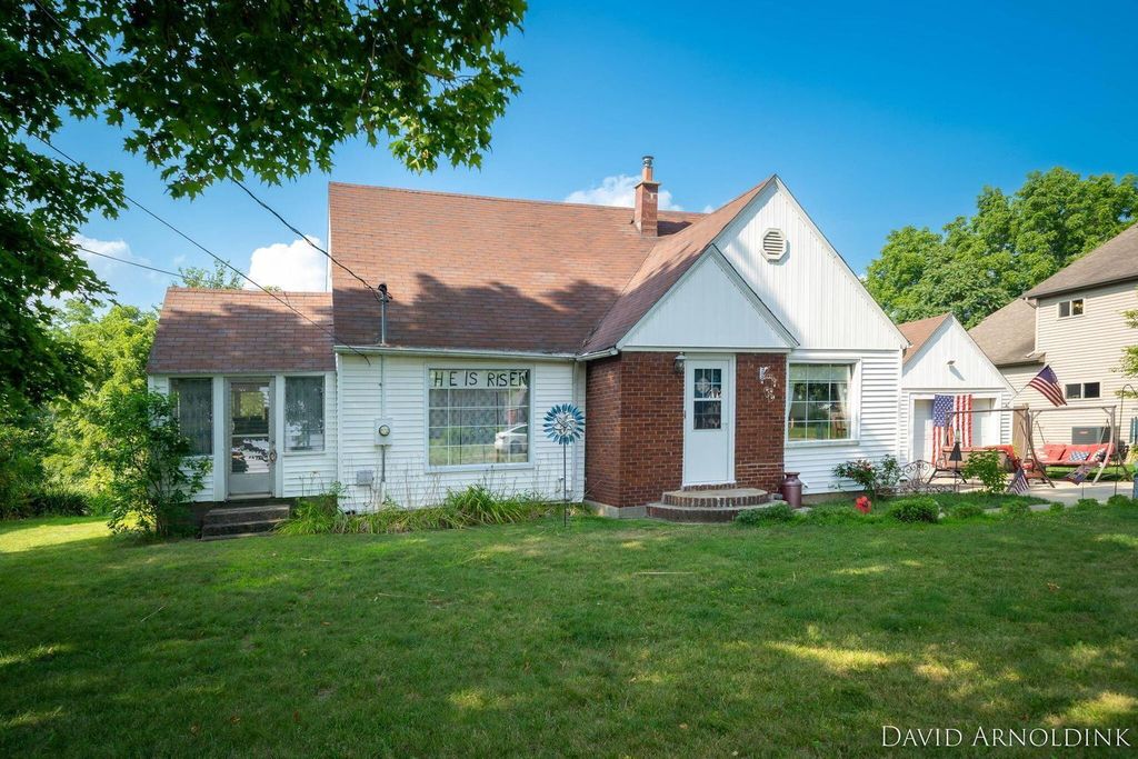 2333 Riley Court, Jamestown charter township