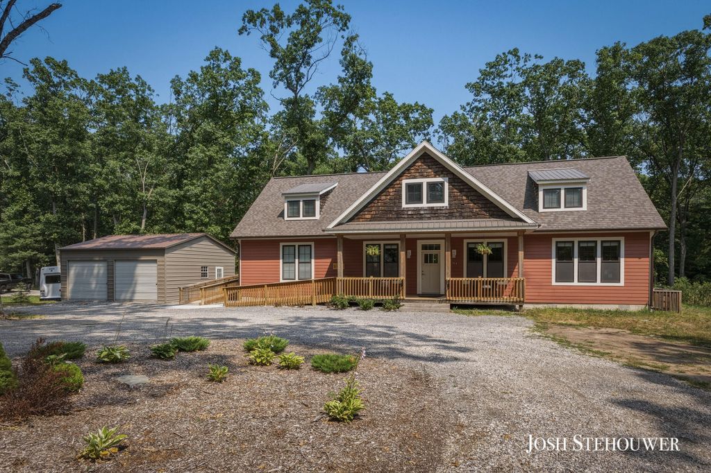 914 S Hilton Park Road, Egelston township