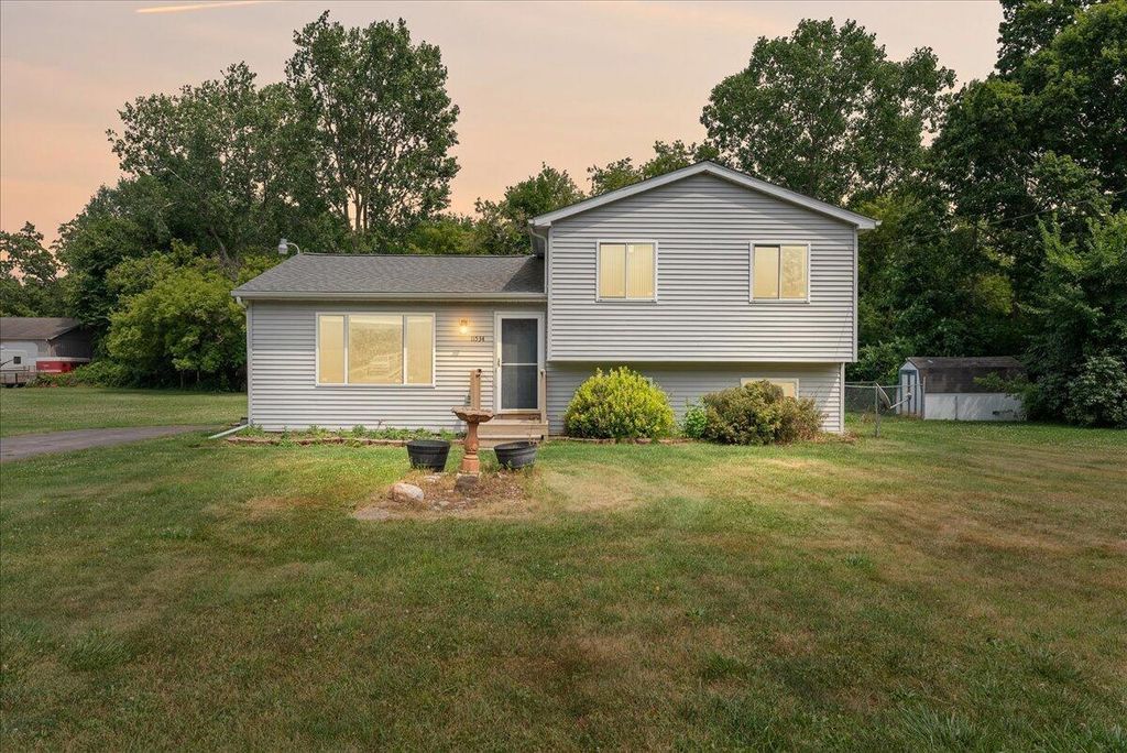 11534 Eaton Rapids Road, Springport township