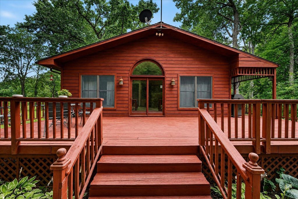 8235 E Jason Road, Victor township