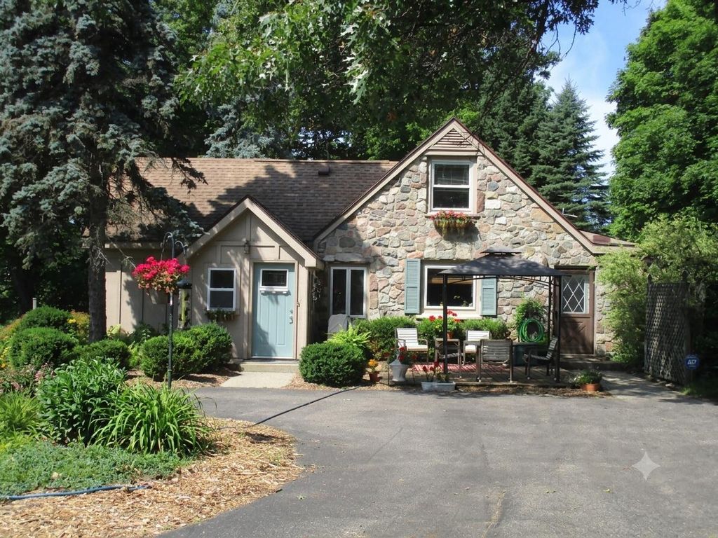 3988 Beeman Road, Unknown City