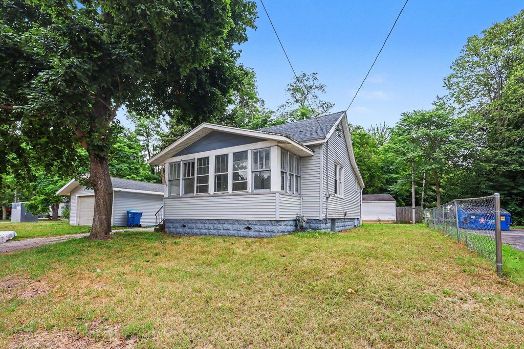 1768 Henry Street, Muskegon city