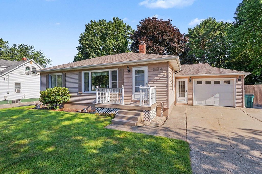 234 Randall Road, Norton Shores city