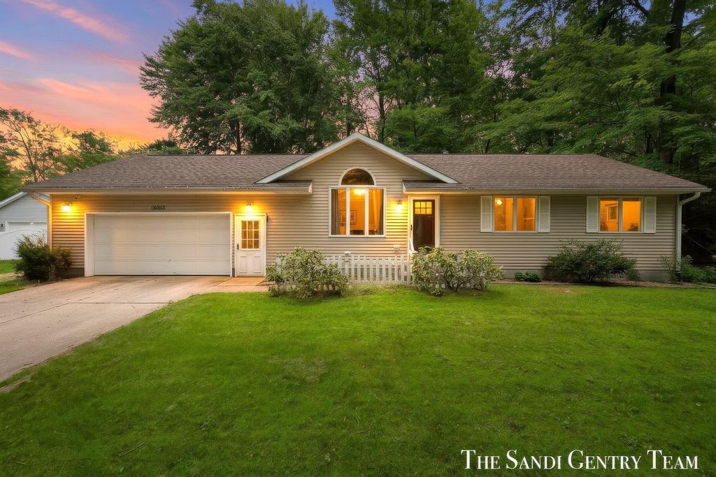 18362 168th Avenue, Spring Lake township