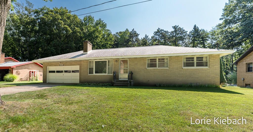 18452 168th Avenue, Spring Lake township