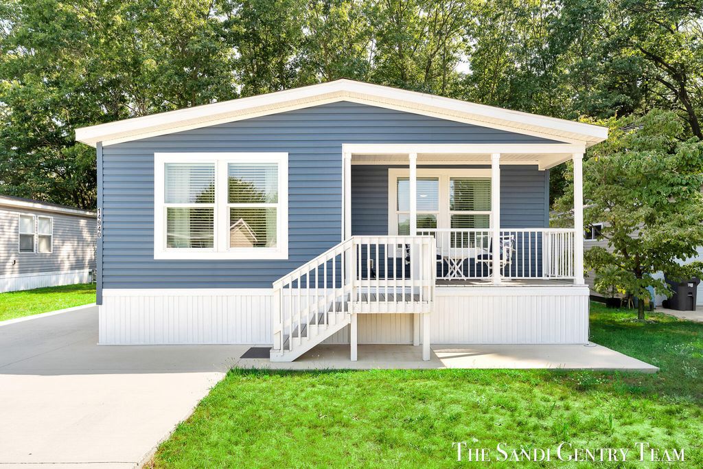 14940 Saint Lawrence Drive, Spring Lake township