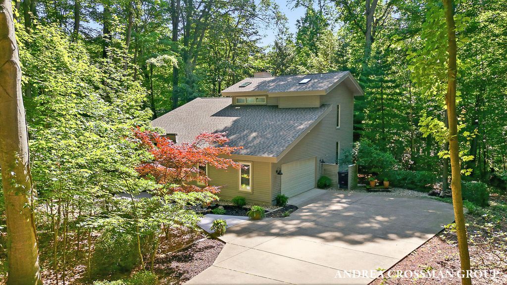 1215 Ash Drive, Ganges township