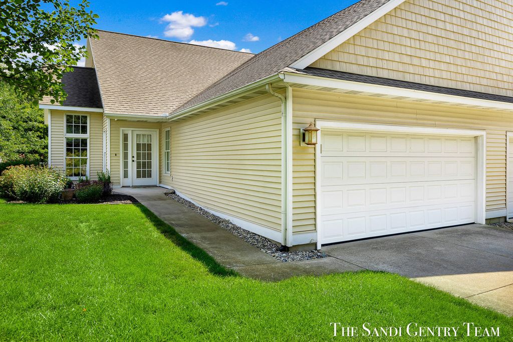 17644 Dustin Drive Unit: 16, Spring Lake