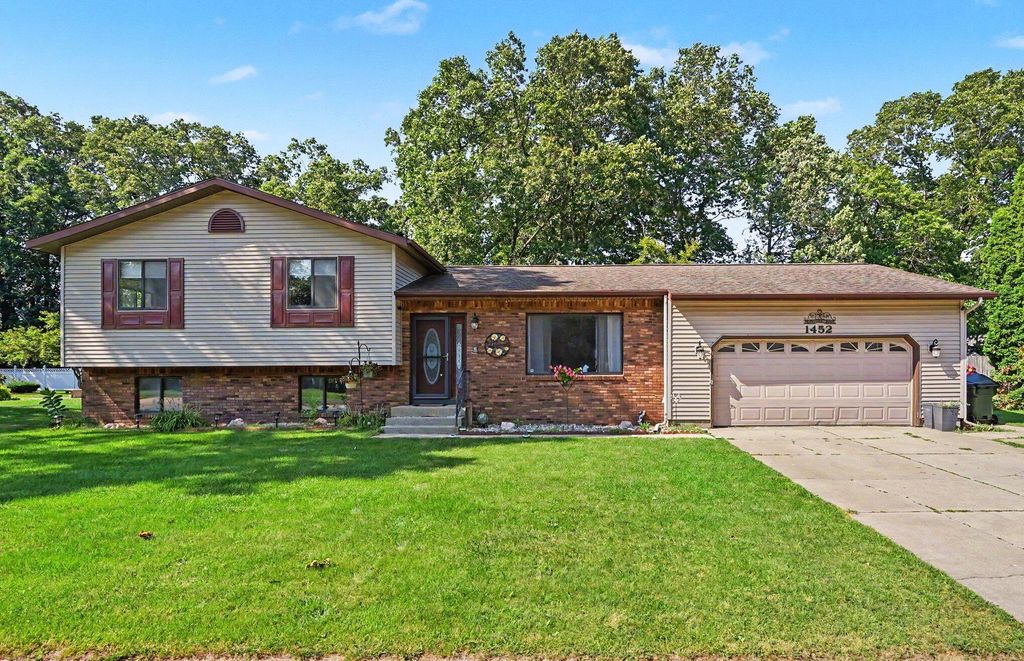 1452 Adams Avenue, Muskegon city