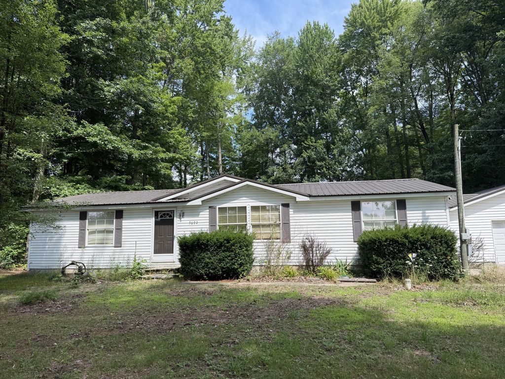 5692 E Loop Road, Newfield township