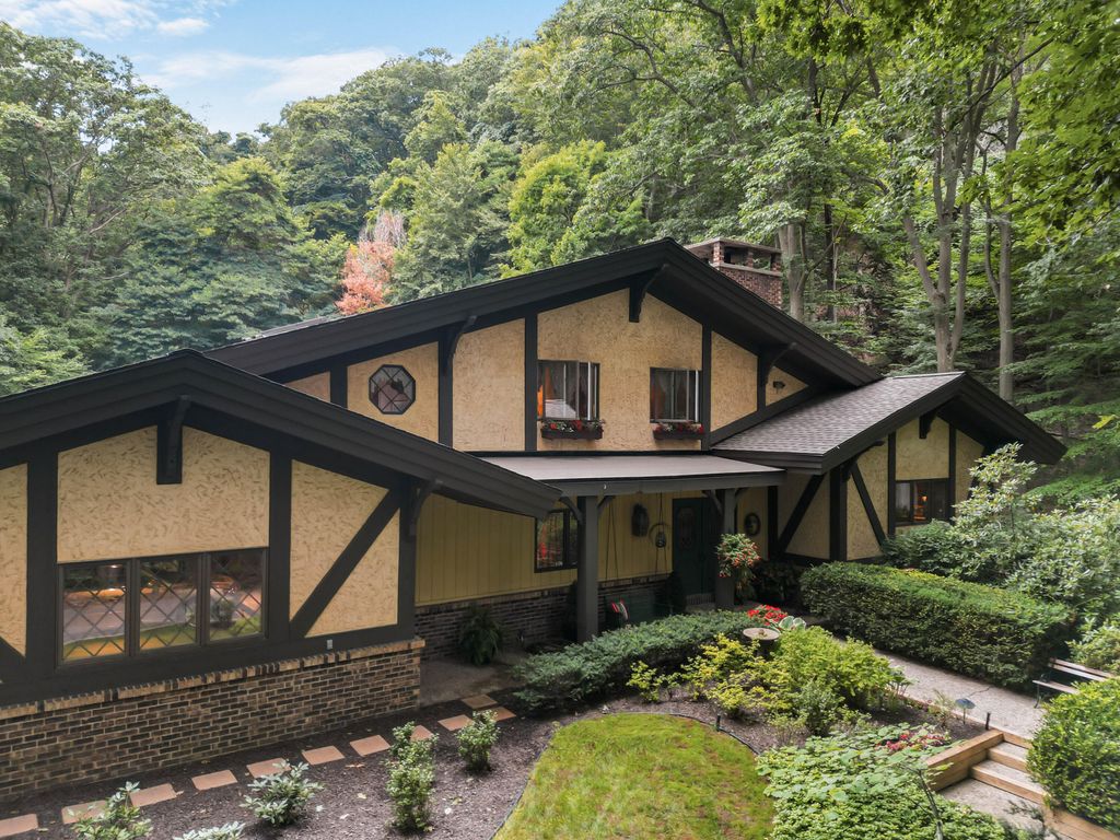 12879 Lakeshore Drive, Grand Haven charter township
