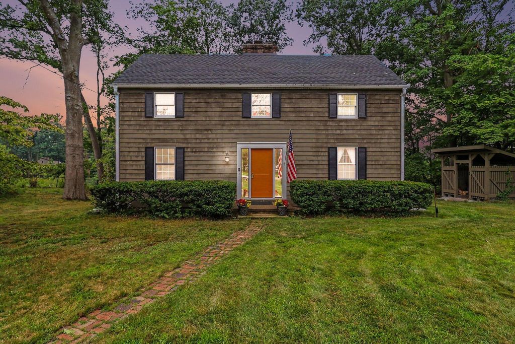 217 Pinecrest Road, Whitehall