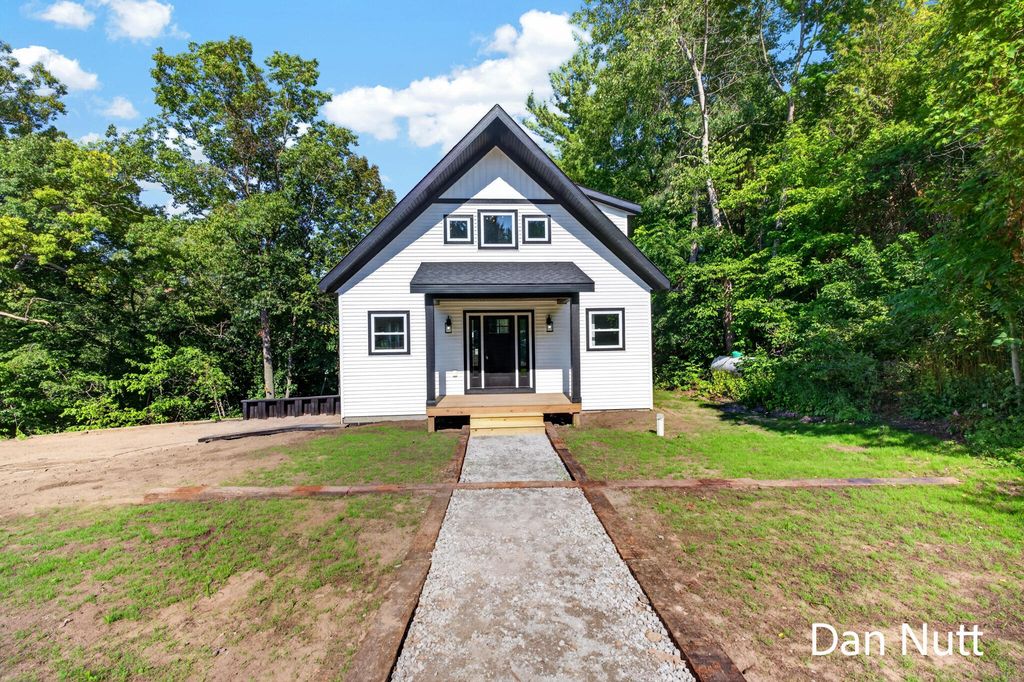 12466 S Maple Island Road, Bridgeton township
