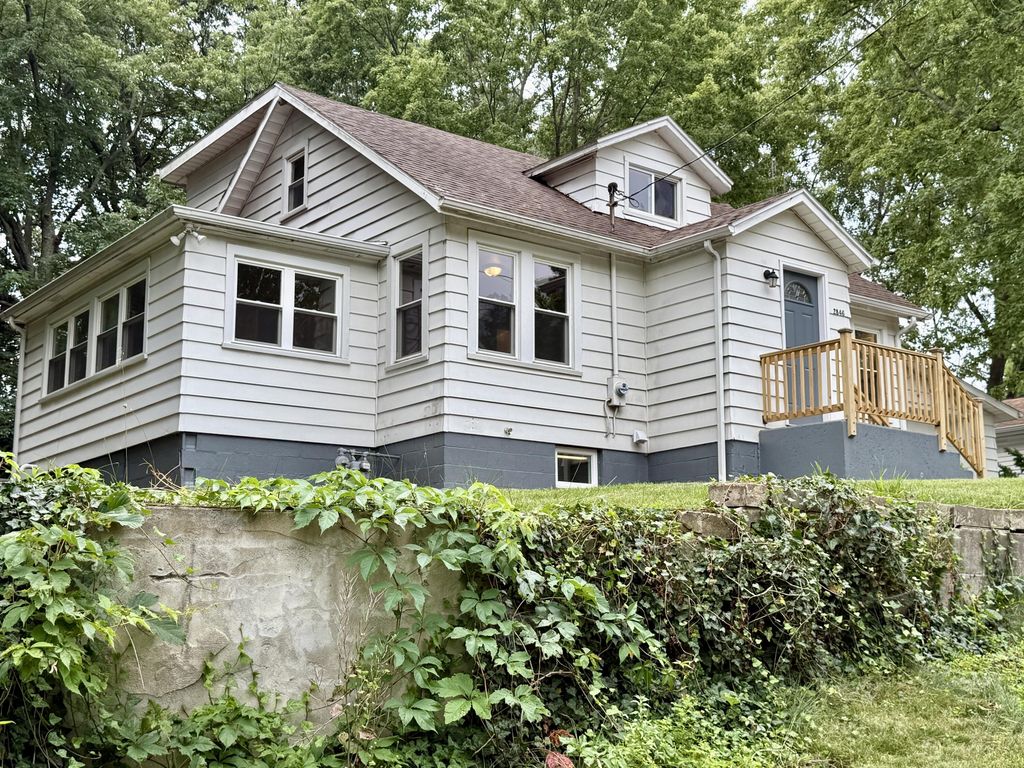 2846 Oak Street, Stevensville village