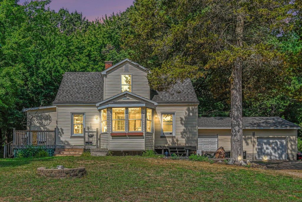 14525 Lakeshore Avenue, Grand Haven charter township