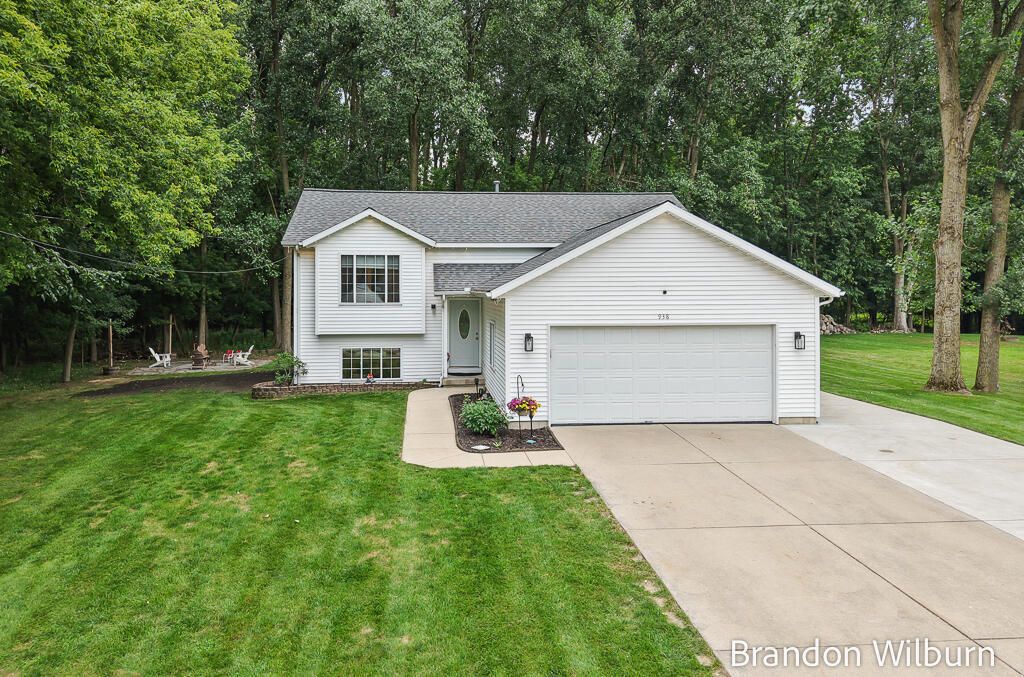 938 Kusterer Drive Nw, Walker city