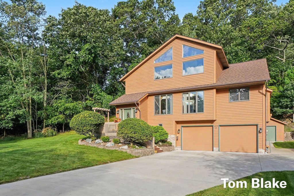 2335 Bluffton Avenue, Muskegon