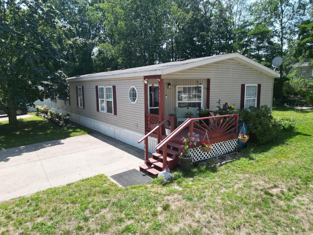 14279 Winters Creek W, Olive township