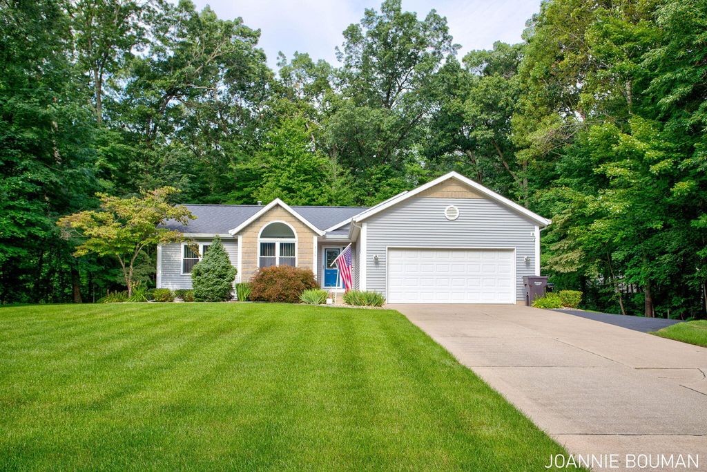 3170 Marcia Lane, Heath township
