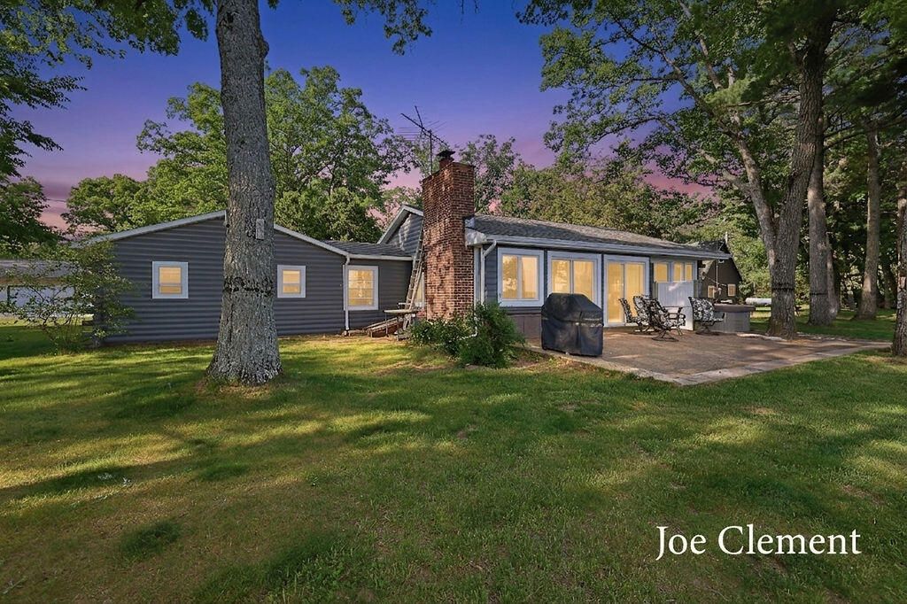 5708 E 52nd Street, Croton township