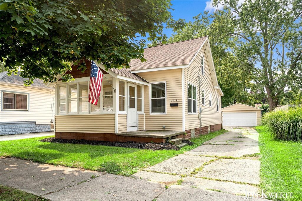 2029 Michael Avenue Sw, Wyoming city