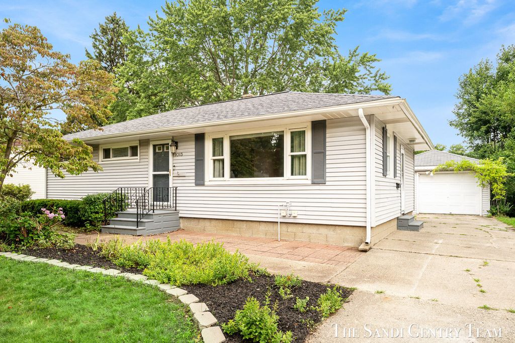 1015 Taylor Avenue, Grand Haven city