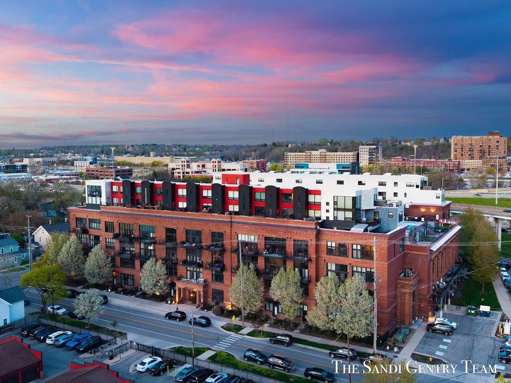 600 Broadway Avenue Nw Unit: 230, Grand Rapids