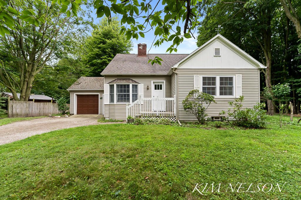 5275 N Scenic, Fruitland township