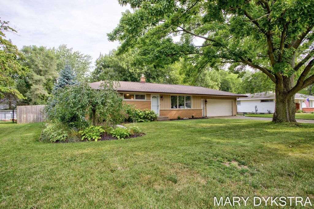 585 Huizenga Avenue, Zeeland city