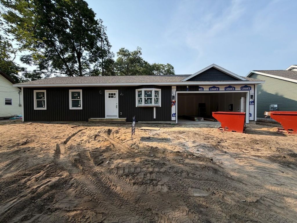 377 E Forest Avenue, Muskegon city