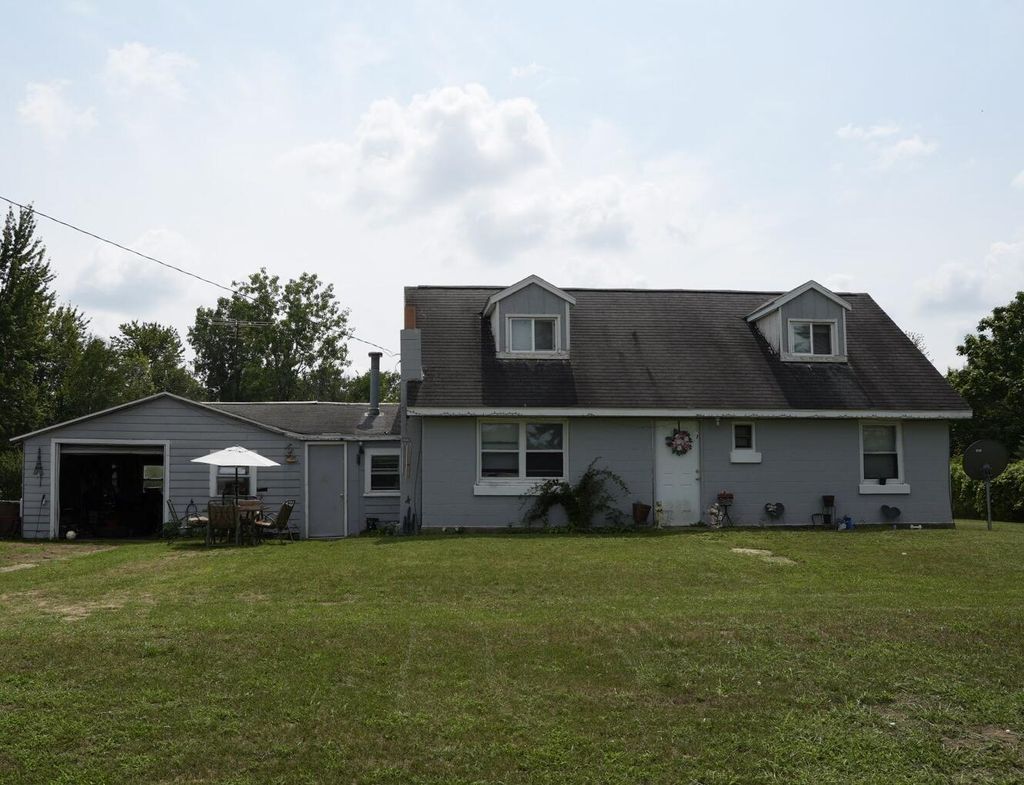 5644 102nd Avenue, Lee township