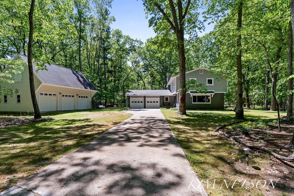 7211 Mcfall Circle, Montague township