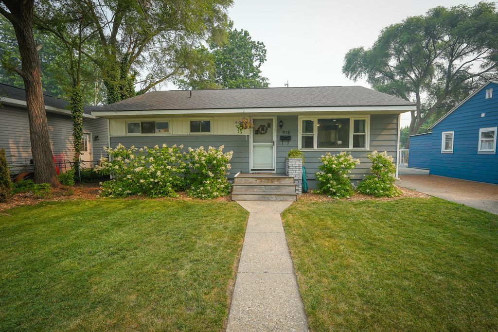 918 Post Road, Roosevelt Park city