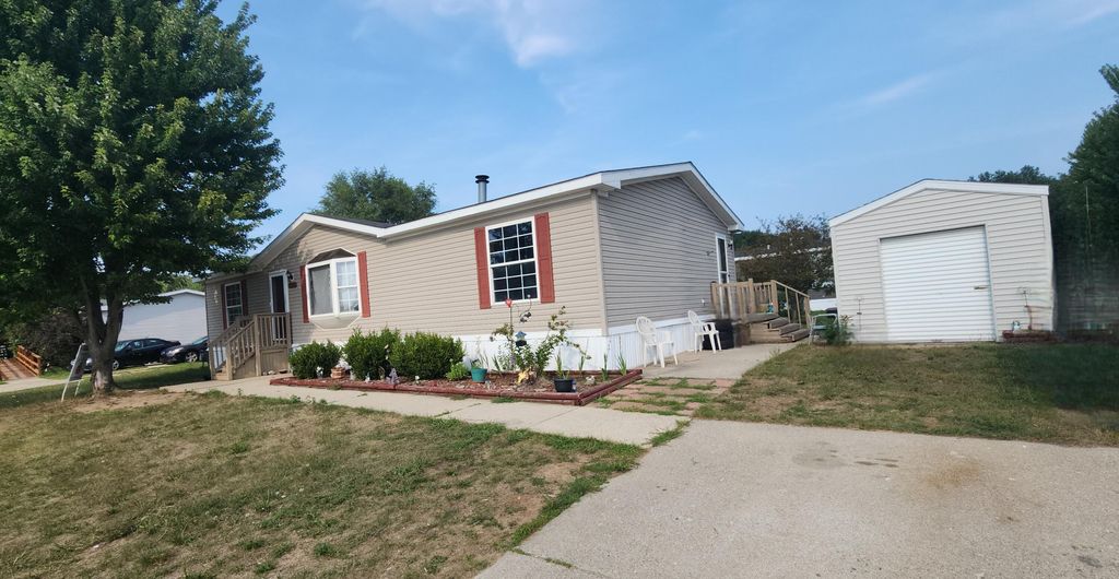 1848 Whisperwood Way E, Egelston township