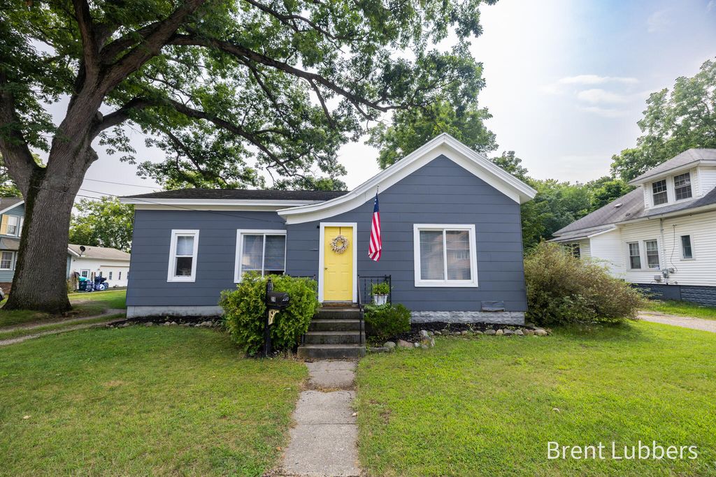 216 E Delaware Street, Decatur village