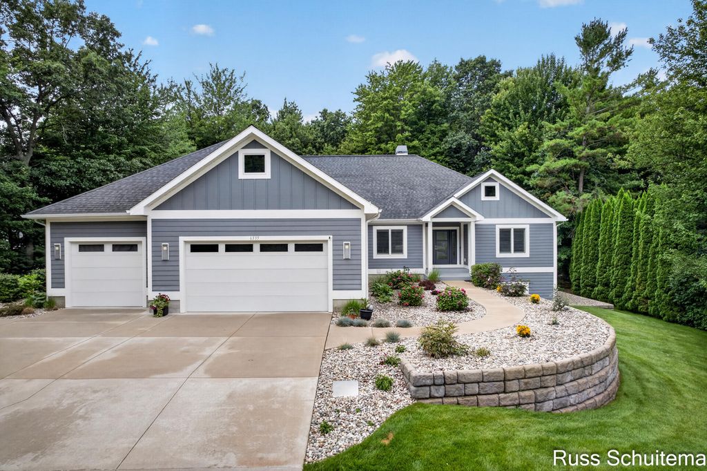 6335 Silverton Drive, Norton Shores city