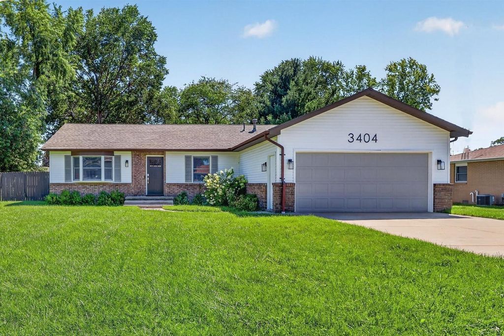 3404 Cedar Lane, Lake charter township