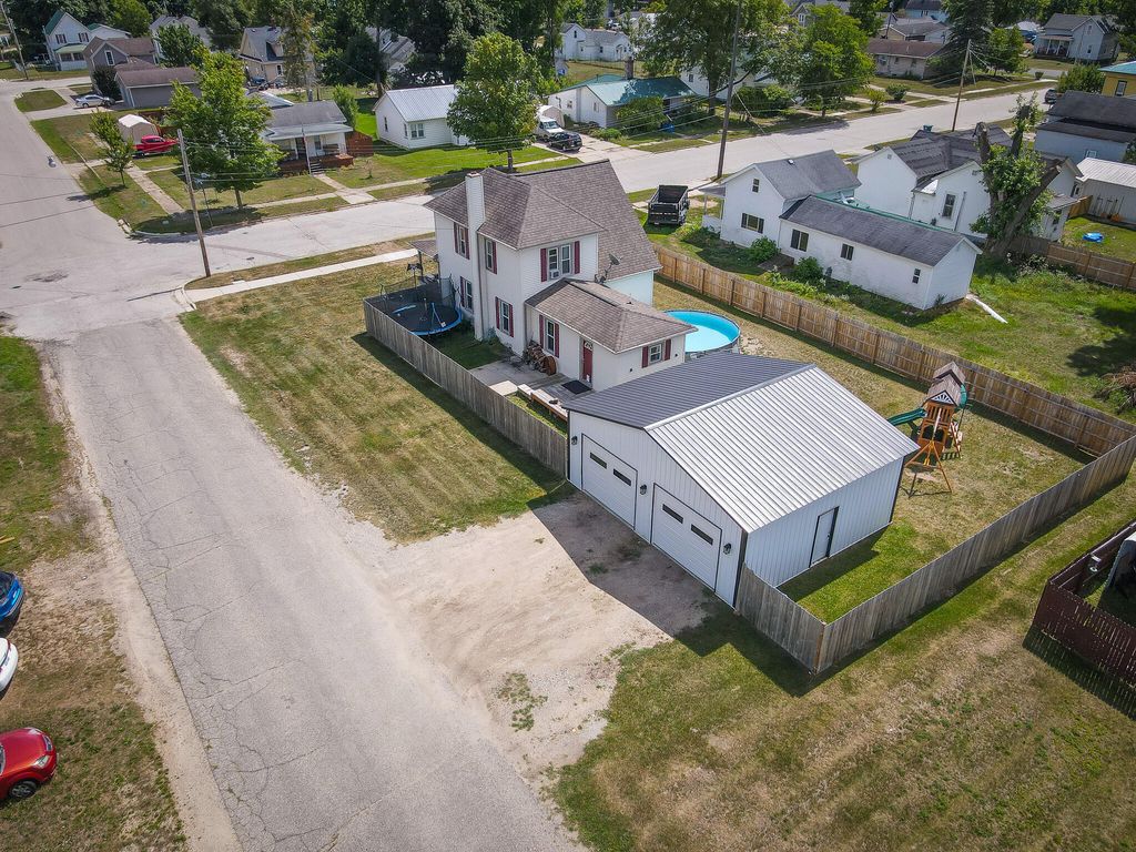 545 N Hemlock Street, Evart township