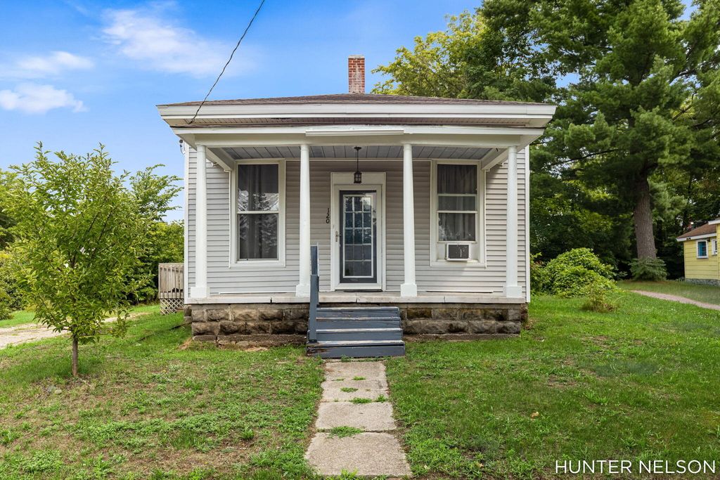 120 S 1st Street, Cedar Springs city
