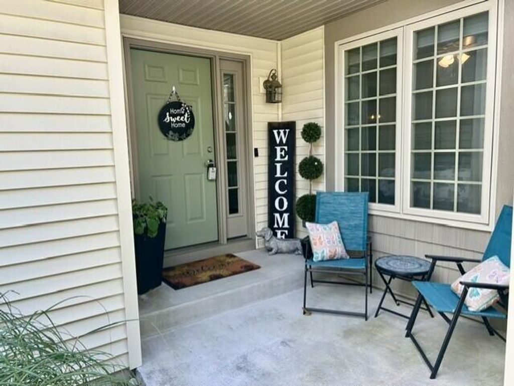 1231 S Timberview Drive Unit: 15, Whitehall city