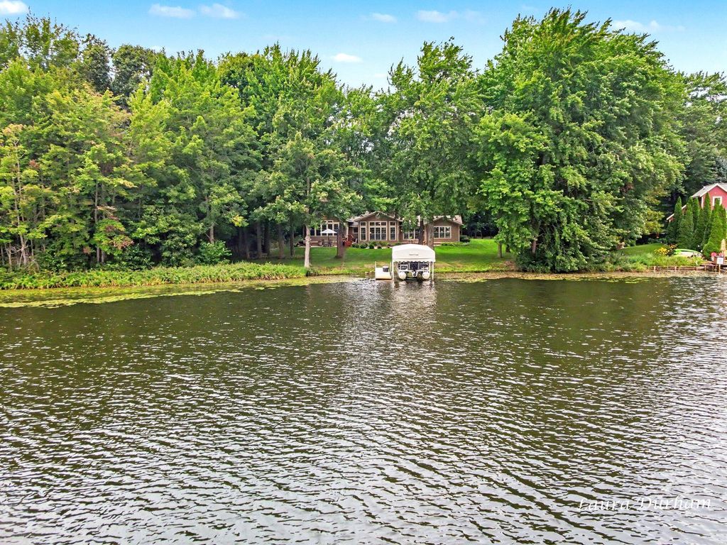 3636 Vienna Stras Street, Laketown township