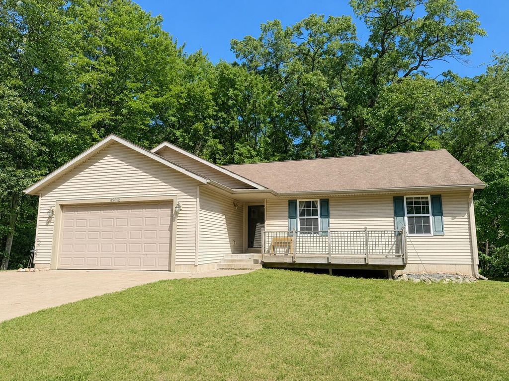 4122 Duck Lake Road, Fruitland township