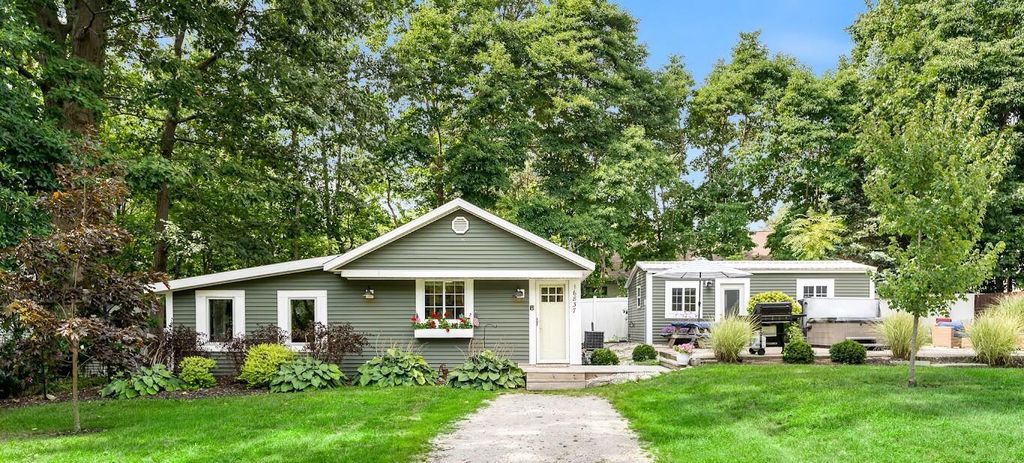 16837 Ferry Street, Ferrysburg city
