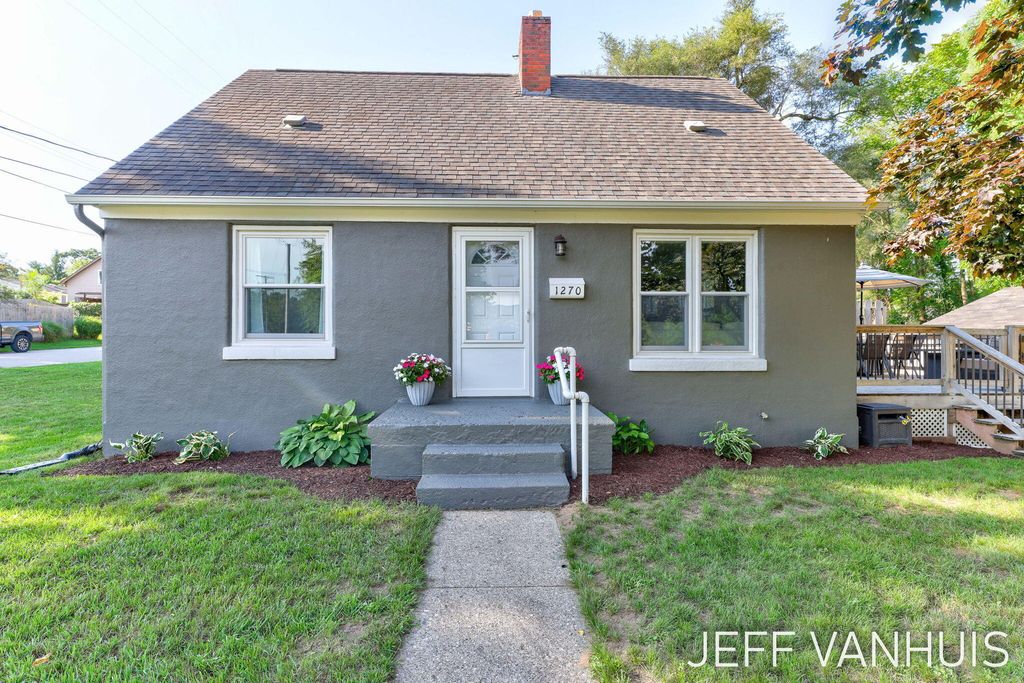 1270 Cedar Street Ne, Grand Rapids city