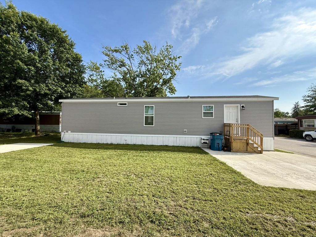 333 E Lakewood Boulevard Unit: 276, Holland charter township