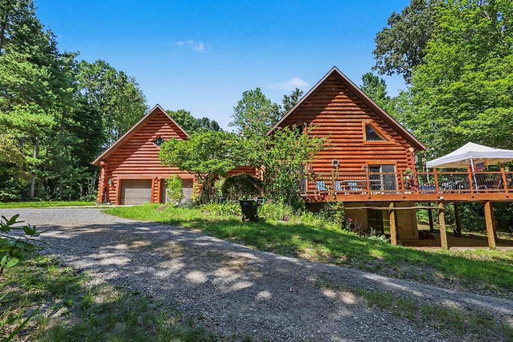 17182 Arthur Court, Spring Lake township