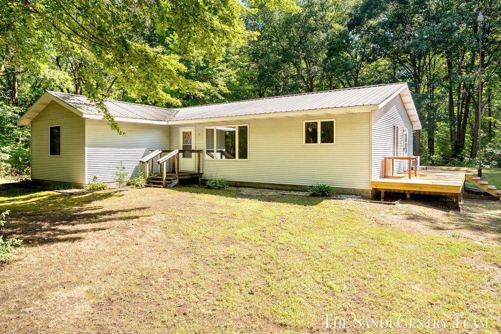 4536 Dalson Road, Twin Lake