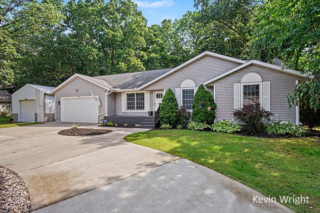 1802 Duchess Court, Muskegon charter township